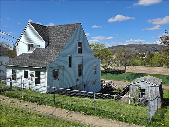 3rd image of 259 Sunset Dr
