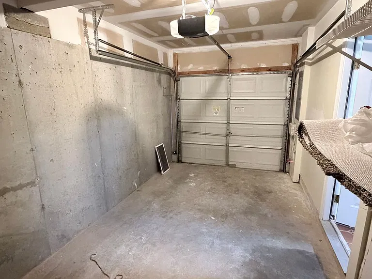 68 Alexis Dr — Photo 13