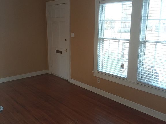 3rd image of 202 E McCormick St
