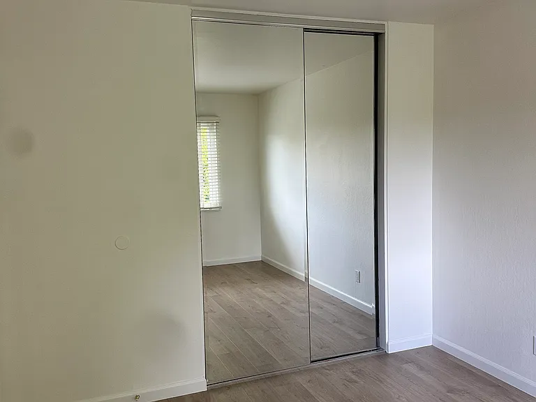 16 Thomas Ct #16 — Photo 9