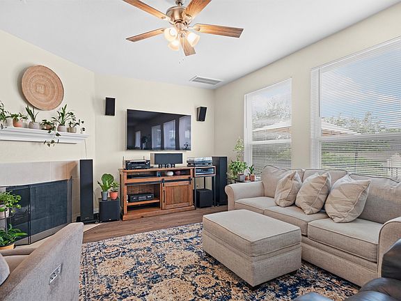 5th image of 10404 Lake Brook Dr