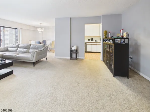 10 N Wood Ave APT 407, Linden, NJ 07036