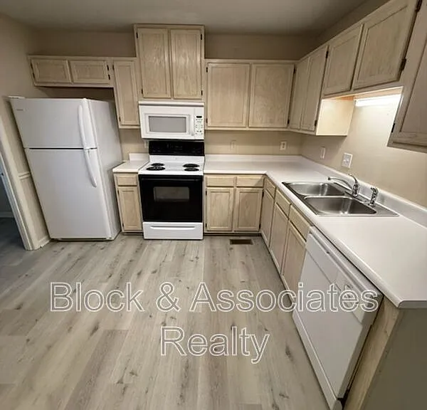 1818 Saddlewood Ct #A — Photo 3