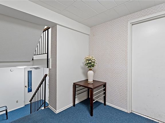 4th image of 327 Ridge Point Cir #11A