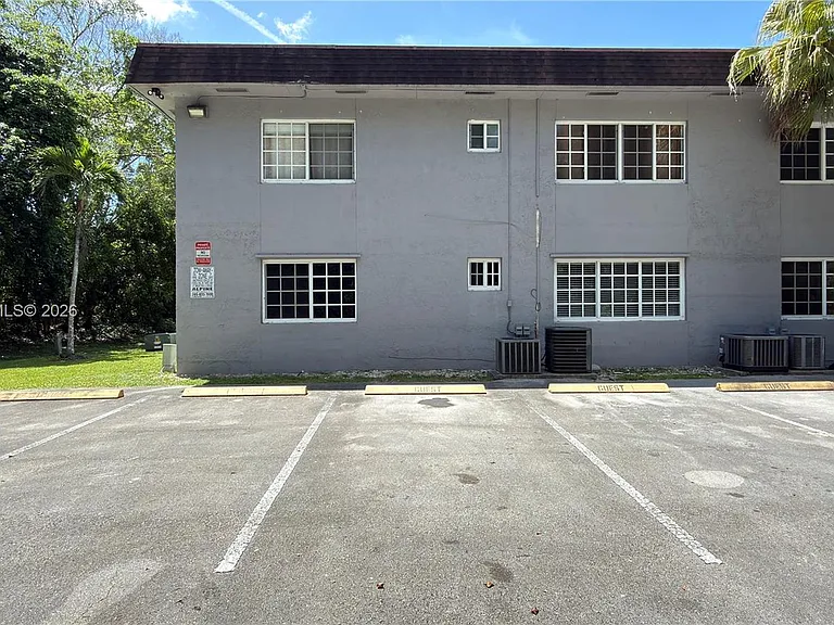 403 SW 148th Ave #3B — Photo 36