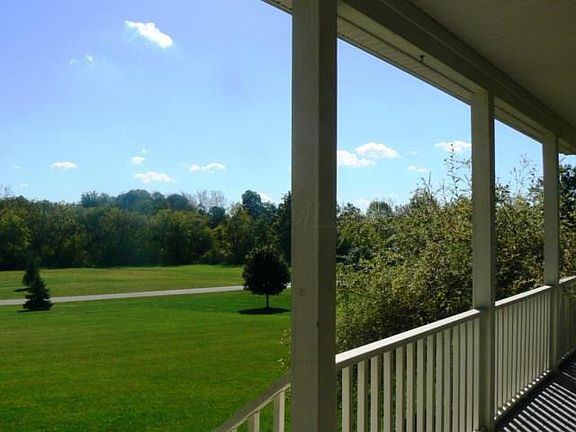 3rd image of 183 Stone Creek Dr SW