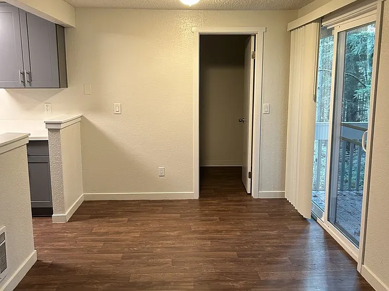 34007 1st Cir S — Photo 3