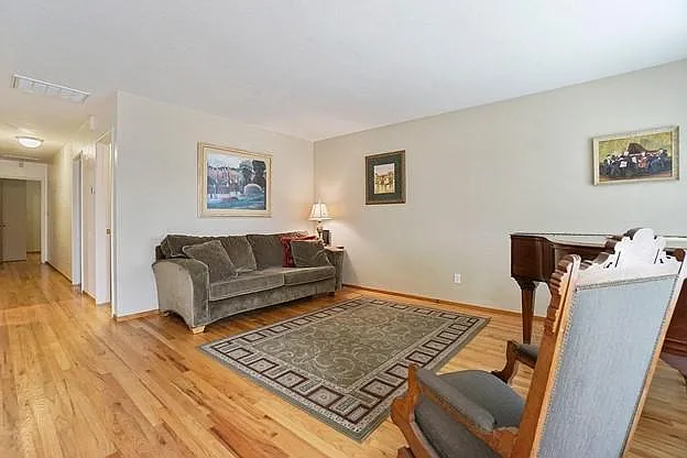 1806 Colette St — Photo 12