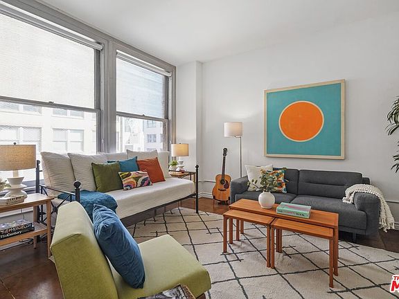 3rd image of 215 W 7th St APT 1109