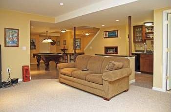 3rd image of 860 Pheasant Woods Dr