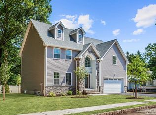 6 Rose Ct, Colonia, NJ 07067