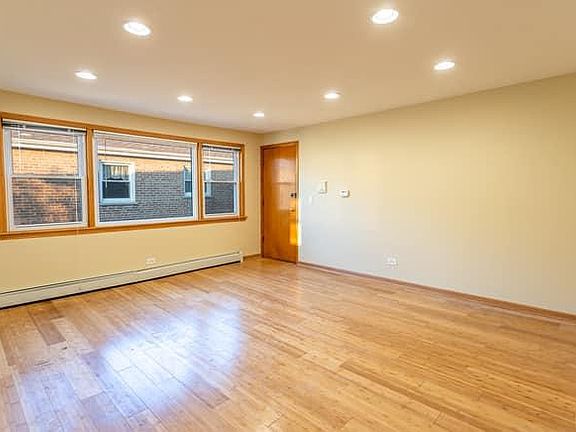 2nd image of 3515 N Central Ave APT 3W