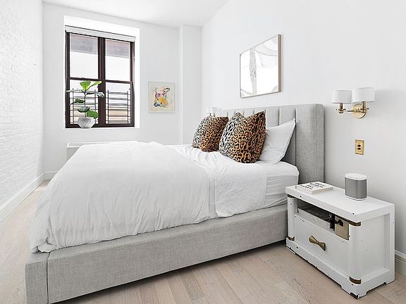 5th image of 28 Old Fulton St APT 3C