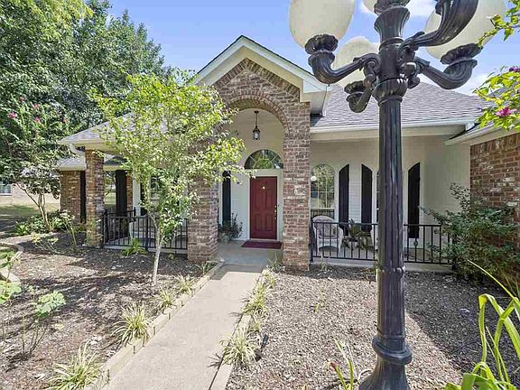 3rd image of 15823 Sunshine Dr