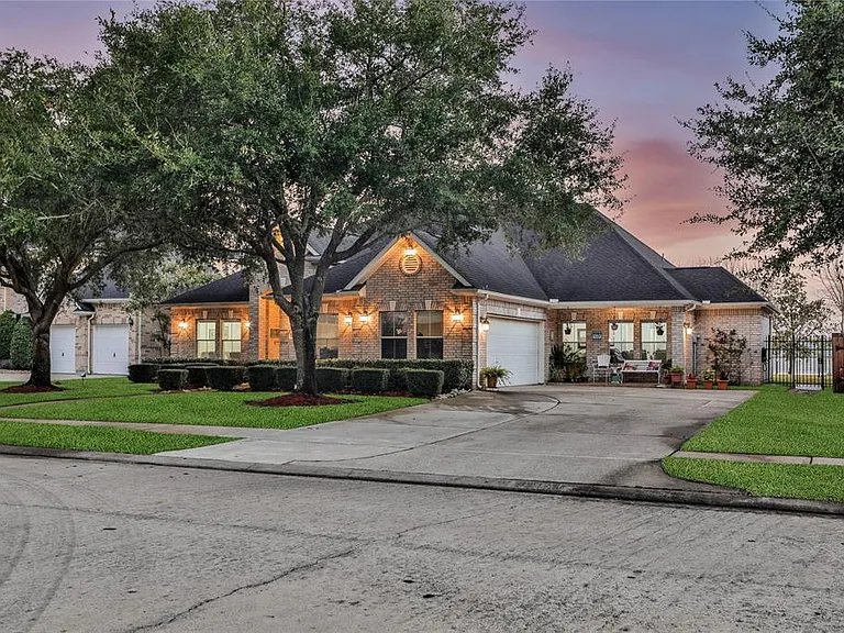 3831 Lakeridge Canyon Dr — Photo 28