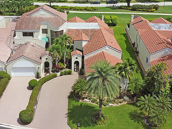 Home For Sale In Boca Grove