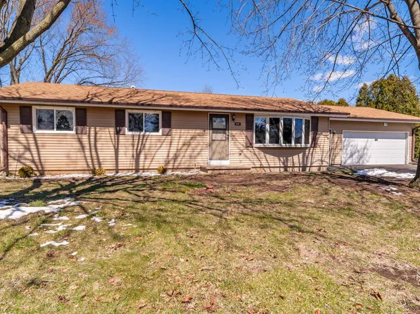 946 Olson Ave, Oshkosh, WI 54901