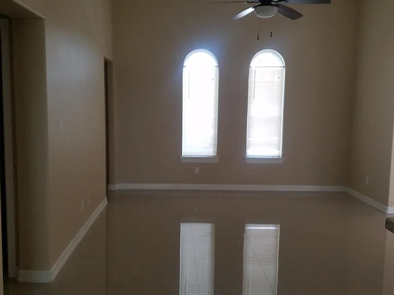 1425 White Oak Dr W — Photo 5