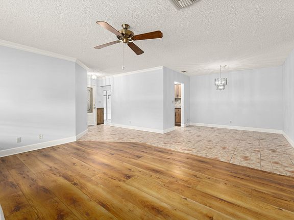 2nd image of 1767 S Dovetail Drive #R