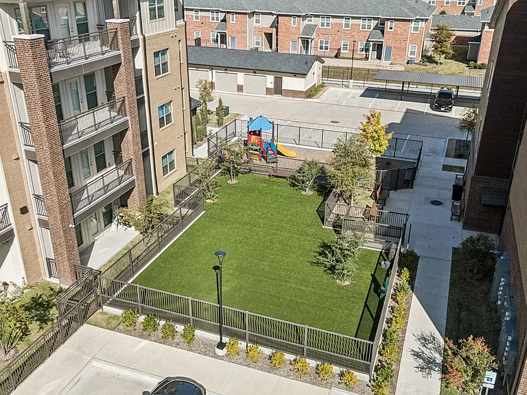 Wildwood Luxury Urban Homes — Photo 29