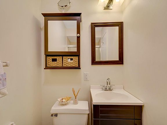 4th image of 99 Pond Ave APT 801
