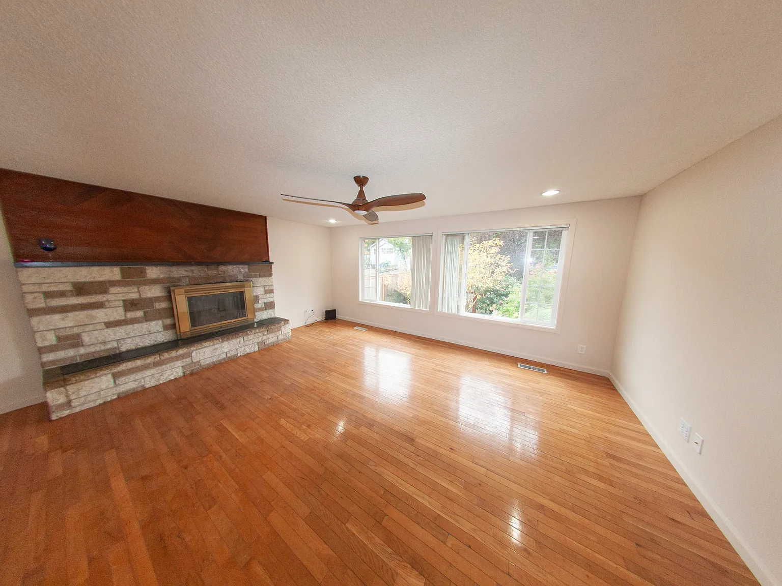 6 bed, 2000 sqft, $4,800 — Photo 3