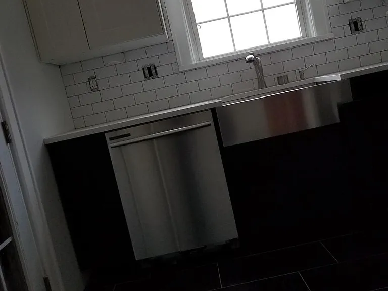 819 Carpenter St — Photo 11