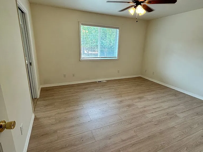 607 Desta St — Photo 19