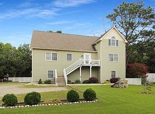6487 Church St, Chincoteague, VA 23336