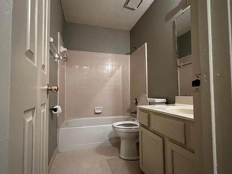 4225 Cedartree Dr — Photo 7