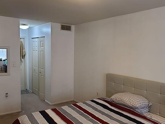 4th image of 5616 Bloomfield Dr APT 3