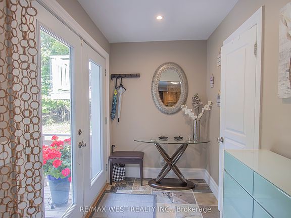 5th image of 1158 Lorne Ln