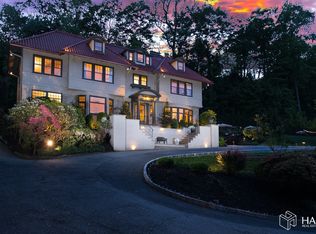 146 Lloyd Rd, Montclair, NJ 07042