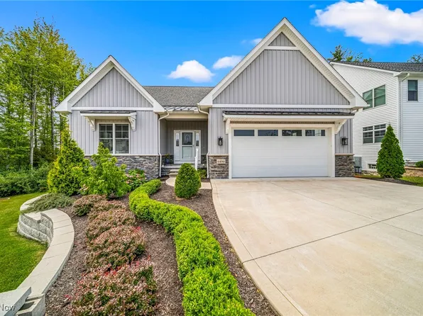 6490 S Cobblestone Rd, Mayfield Village, OH 44143