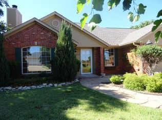 1204 N Towne Dr, Altus, OK 73521