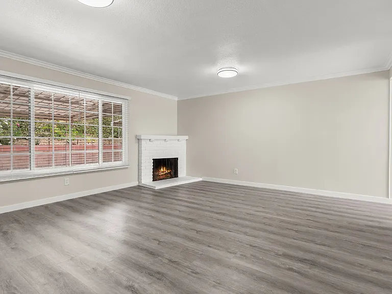 11518 Toerge Dr — Photo 7