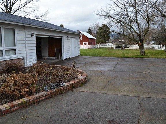 3rd image of 17705 E Alki Ave