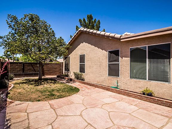 5th image of 937 W Sierra Madre Ave