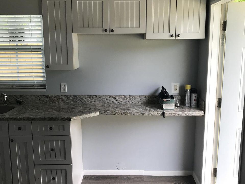Kitchen Area/Front Door.