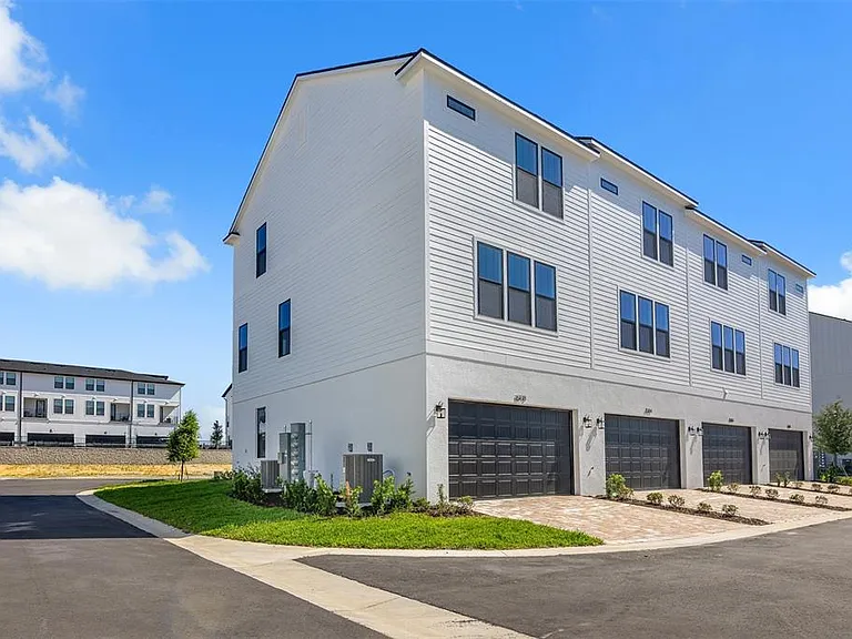 15178 Groverside Rd — Photo 3