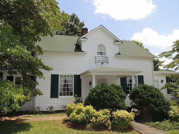 3rd image of 626 E Main St