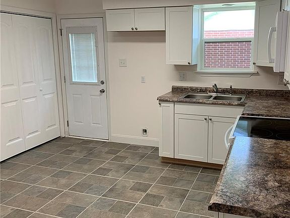 2nd image of 1700 Heights Dr