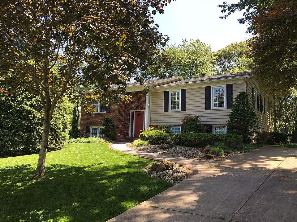 1st image of 643 Long Meadow Dr