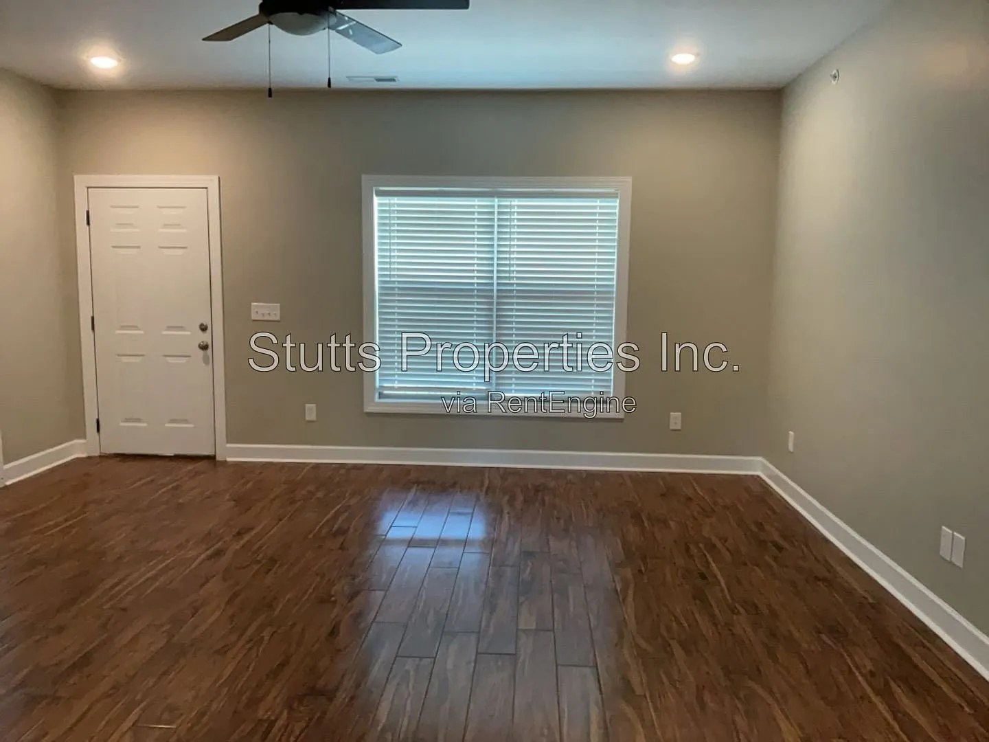 2 bed, 2.0 bath, $1,050 — Photo 2