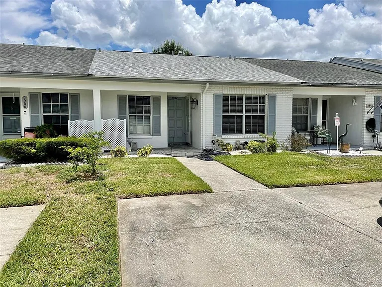2852 Stillwell Ct — Photo 1