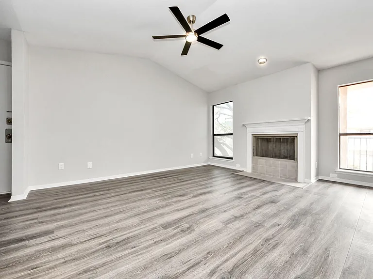 1818 Augusta Dr #14 — Photo 19