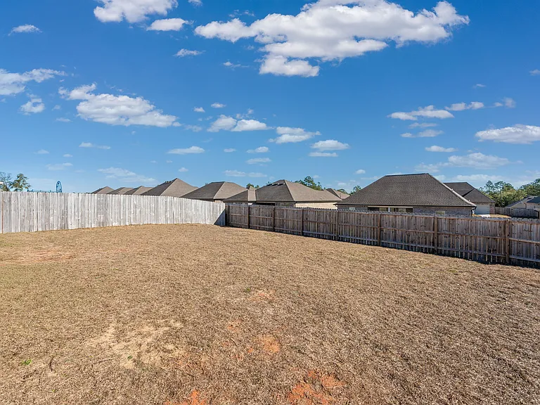 4735 Airmen Dr — Photo 32
