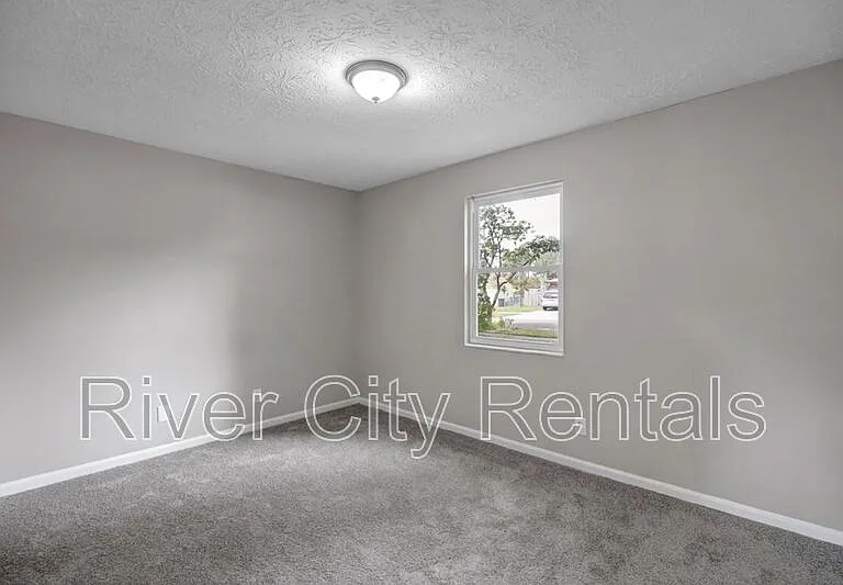 743 Trambley Dr E — Photo 16