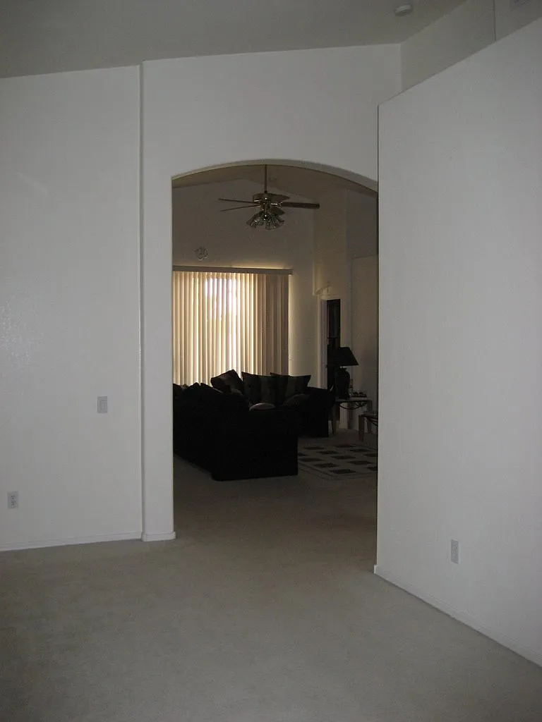 3 bed, 1800 sqft, $2,400 — Photo 1