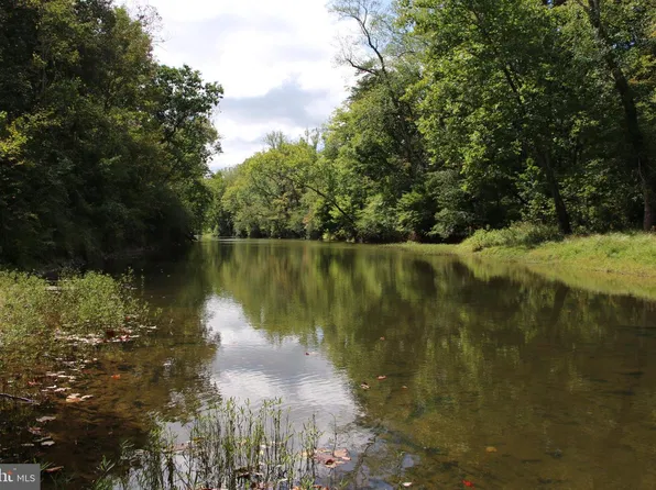 Hodges Ln, Winchester, VA 22603